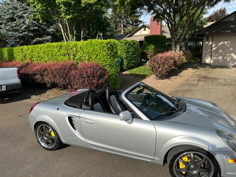 2005 Toyota MR2 - Image 7 of 13