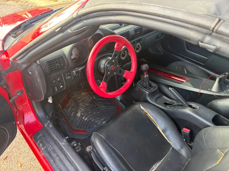 2005 Toyota MR2 Spyder/MR-S - Image 2 of 8