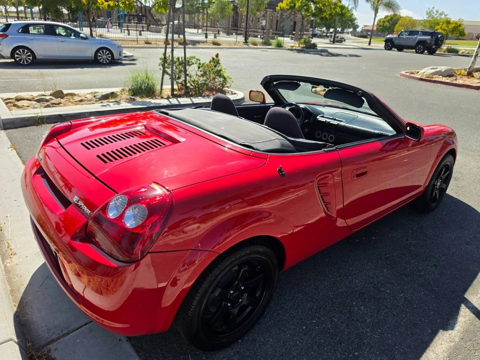 2005 Toyota MR2 Spyder/MR-S - Image 18 of 20