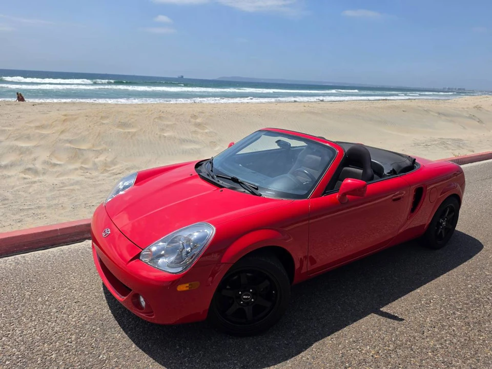 2005 Toyota MR2 Spyder/MR-S - Image 2 of 20