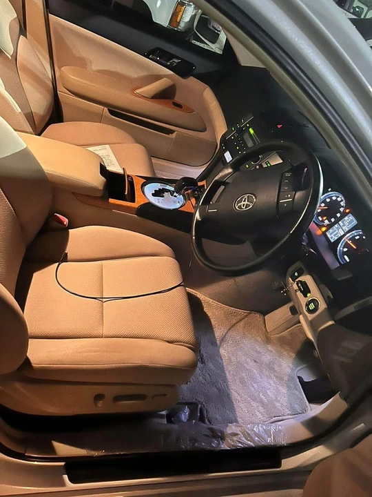 2005 Toyota Mark II - Image 2 of 3