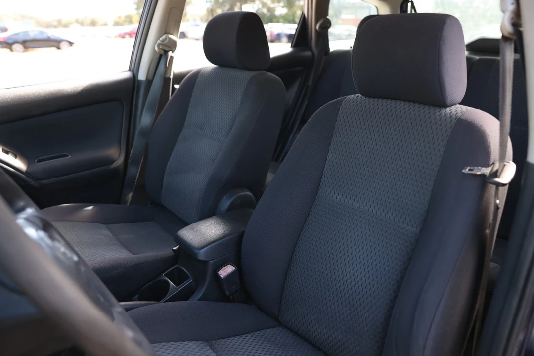 2005 Toyota Matrix 1st Gen - Image 6 of 12