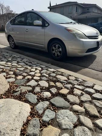 2005 Toyota Prius 2nd Gen - Image 3 of 8