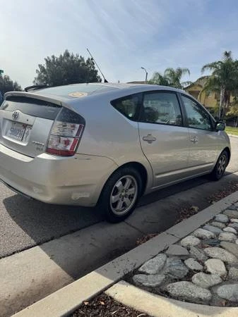 2005 Toyota Prius 2nd Gen - Image 2 of 8