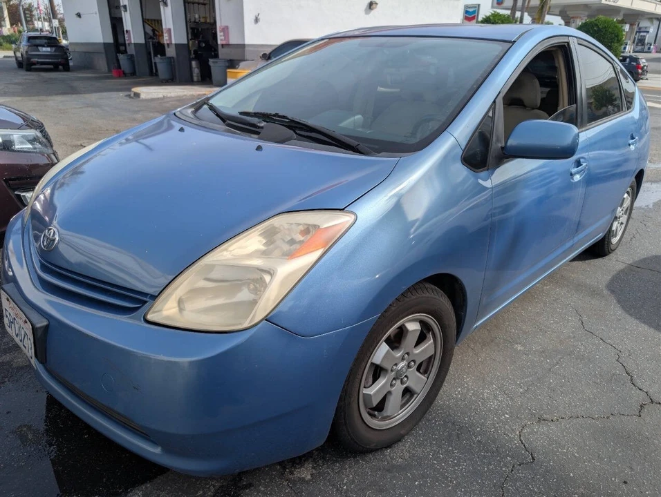 2005 Toyota Prius 2nd Gen - Image 2 of 11