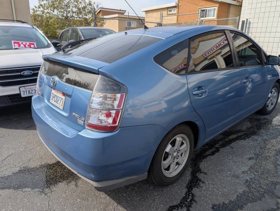 2005 Toyota Prius 2nd Gen - Image 4 of 11