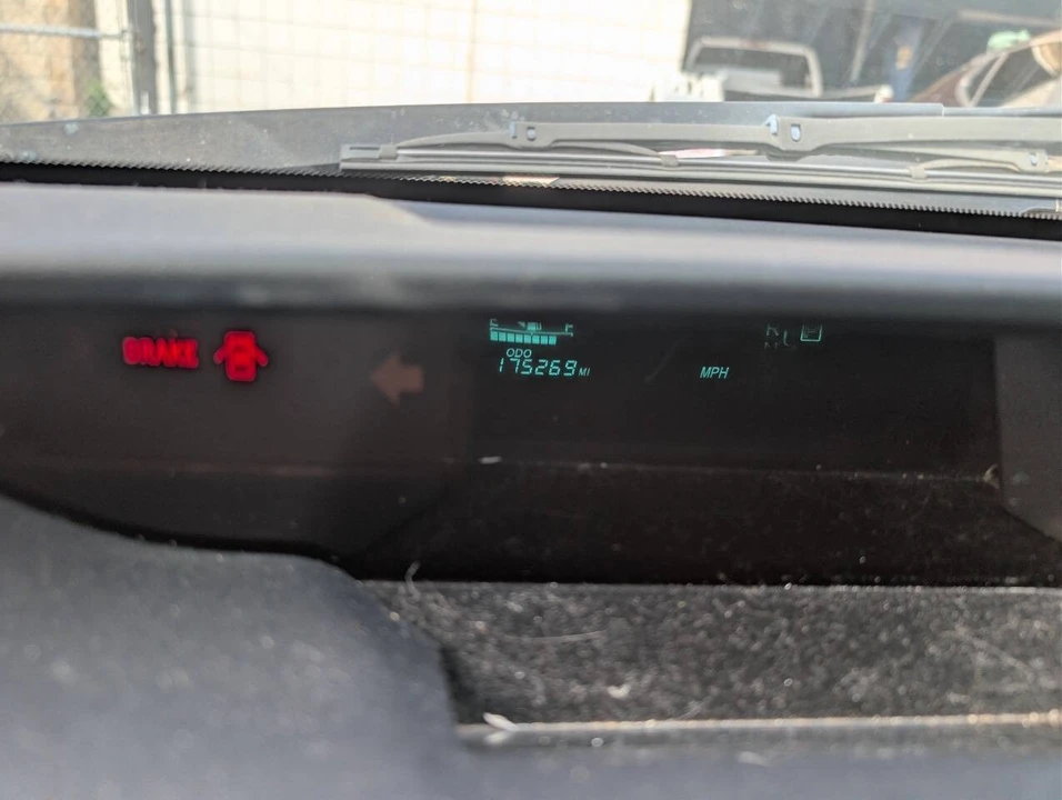 2005 Toyota Prius 2nd Gen - Image 8 of 11