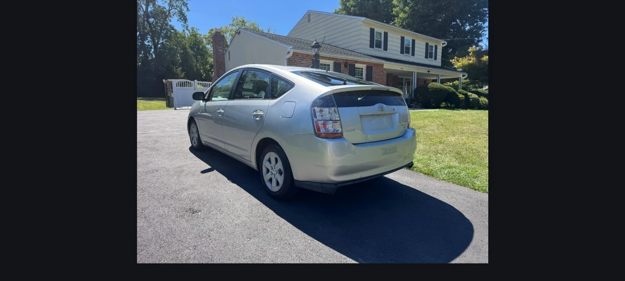 2005 Toyota Prius 2nd Gen - Image 3 of 12