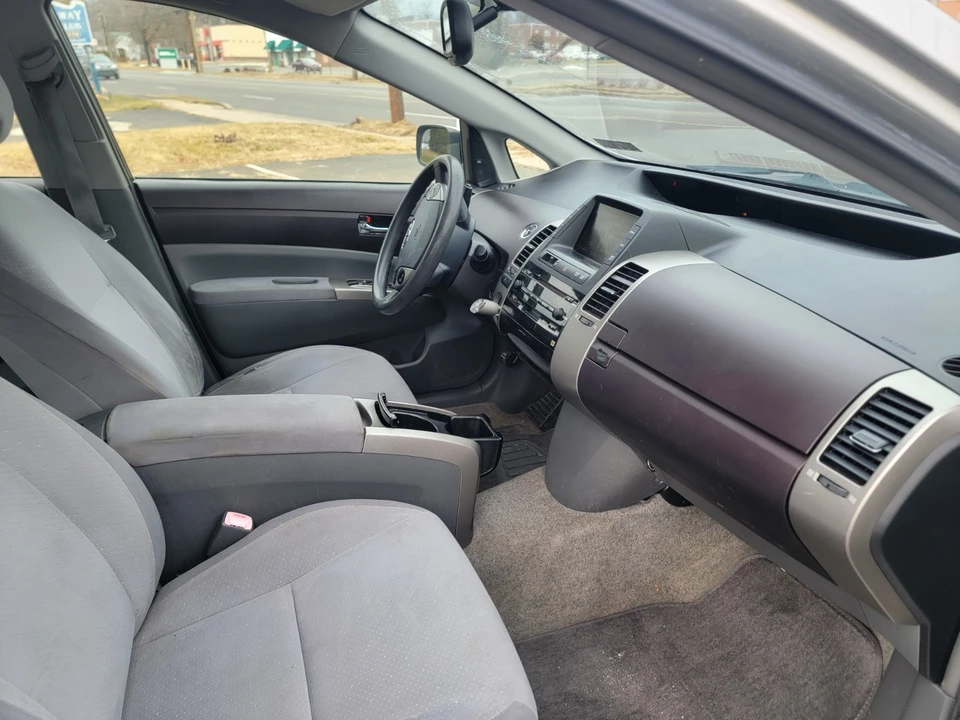 2005 Toyota Prius 2nd Gen - Image 10 of 18