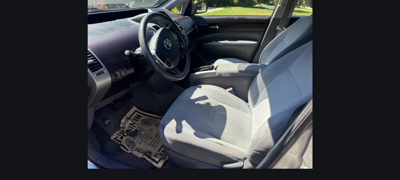 2005 Toyota Prius 2nd Gen - Image 9 of 12