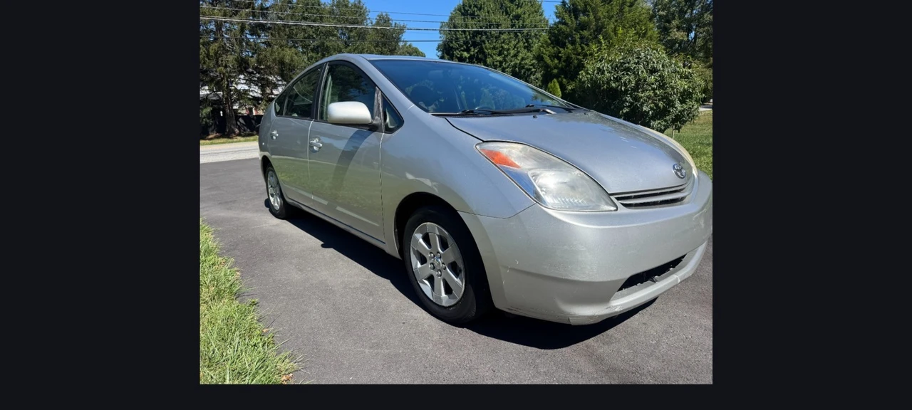 2005 Toyota Prius 2nd Gen - Image 5 of 12