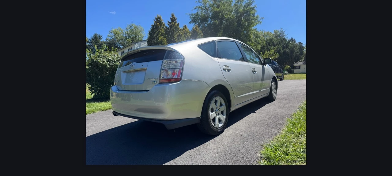 2005 Toyota Prius 2nd Gen - Image 6 of 12
