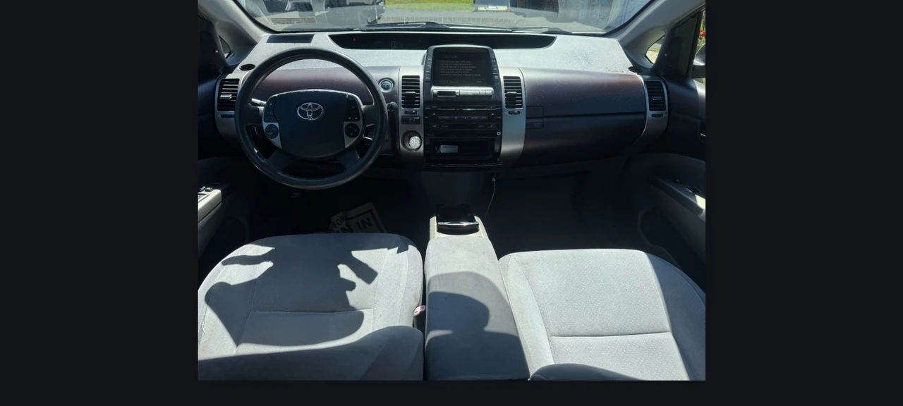 2005 Toyota Prius 2nd Gen - Image 10 of 12