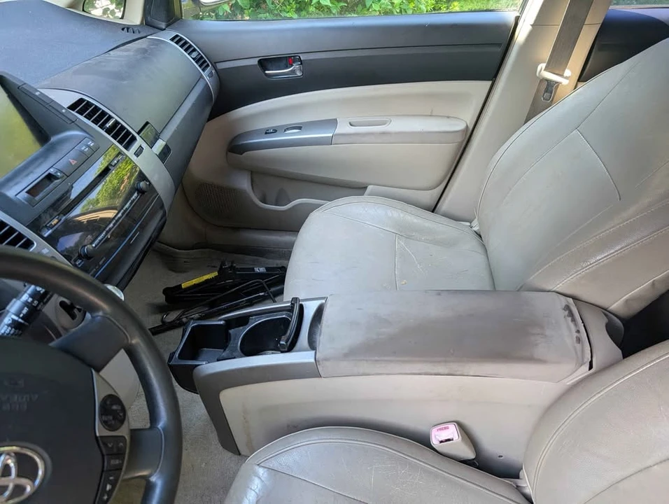2005 Toyota Prius 2nd Gen - Image 11 of 14