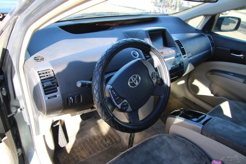 2005 Toyota Prius 2nd Gen - Image 12 of 21