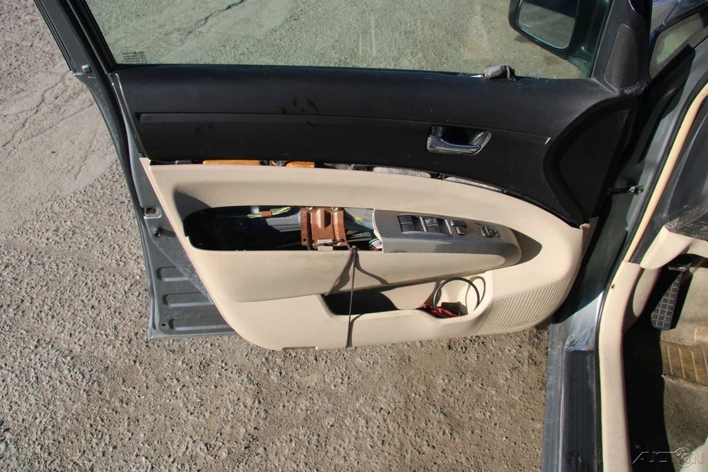 2005 Toyota Prius 2nd Gen - Image 10 of 21