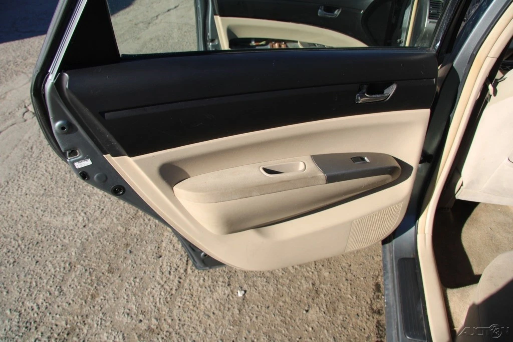 2005 Toyota Prius 2nd Gen - Image 16 of 21