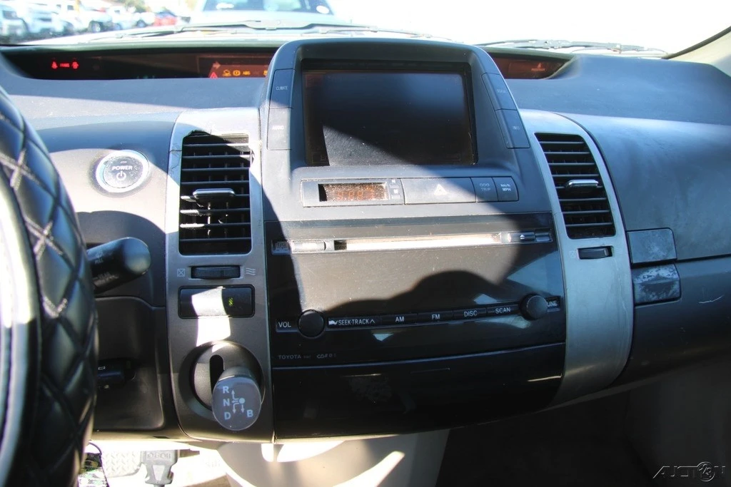 2005 Toyota Prius 2nd Gen - Image 15 of 21