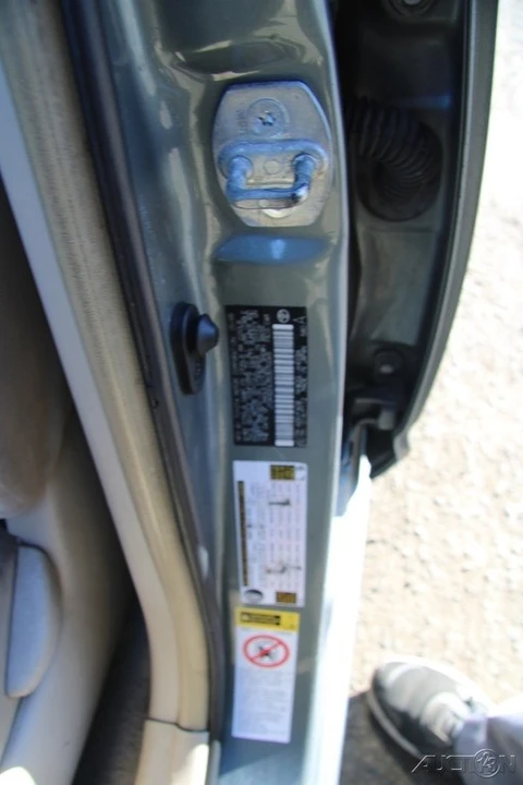 2005 Toyota Prius 2nd Gen - Image 9 of 21