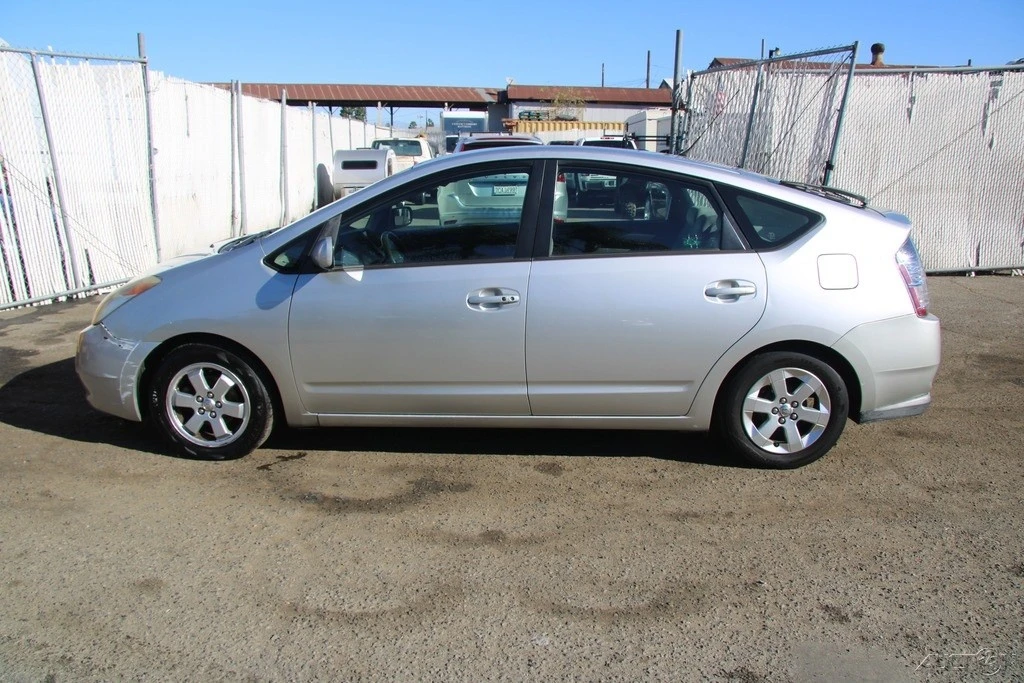 2005 Toyota Prius 2nd Gen - Image 3 of 21