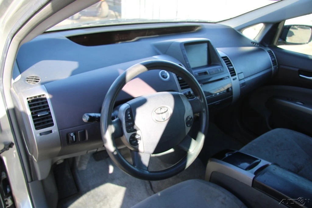 2005 Toyota Prius 2nd Gen - Image 15 of 21