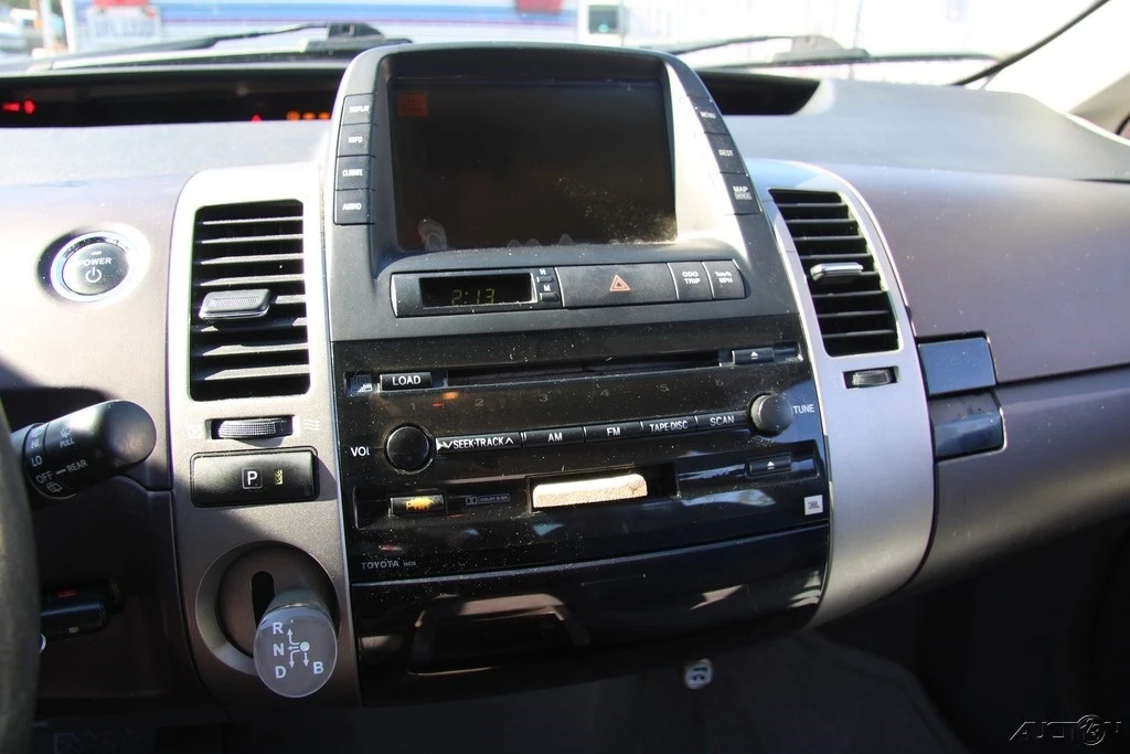 2005 Toyota Prius 2nd Gen - Image 16 of 21