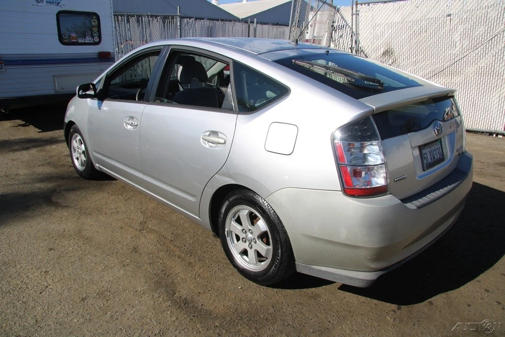 2005 Toyota Prius 2nd Gen - Image 4 of 21