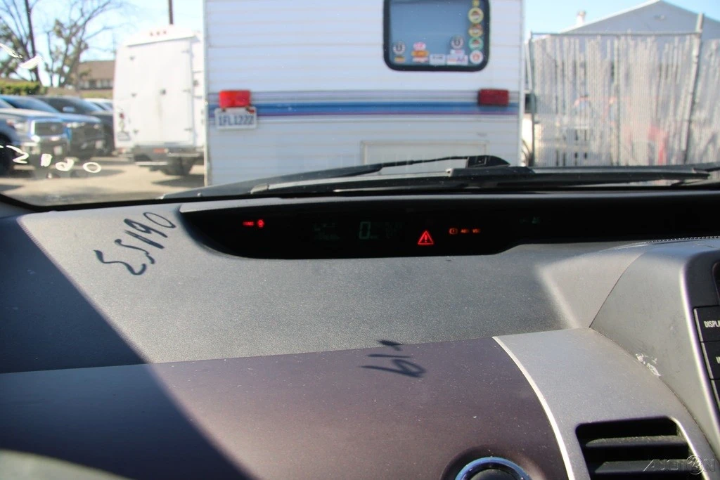 2005 Toyota Prius 2nd Gen - Image 13 of 21