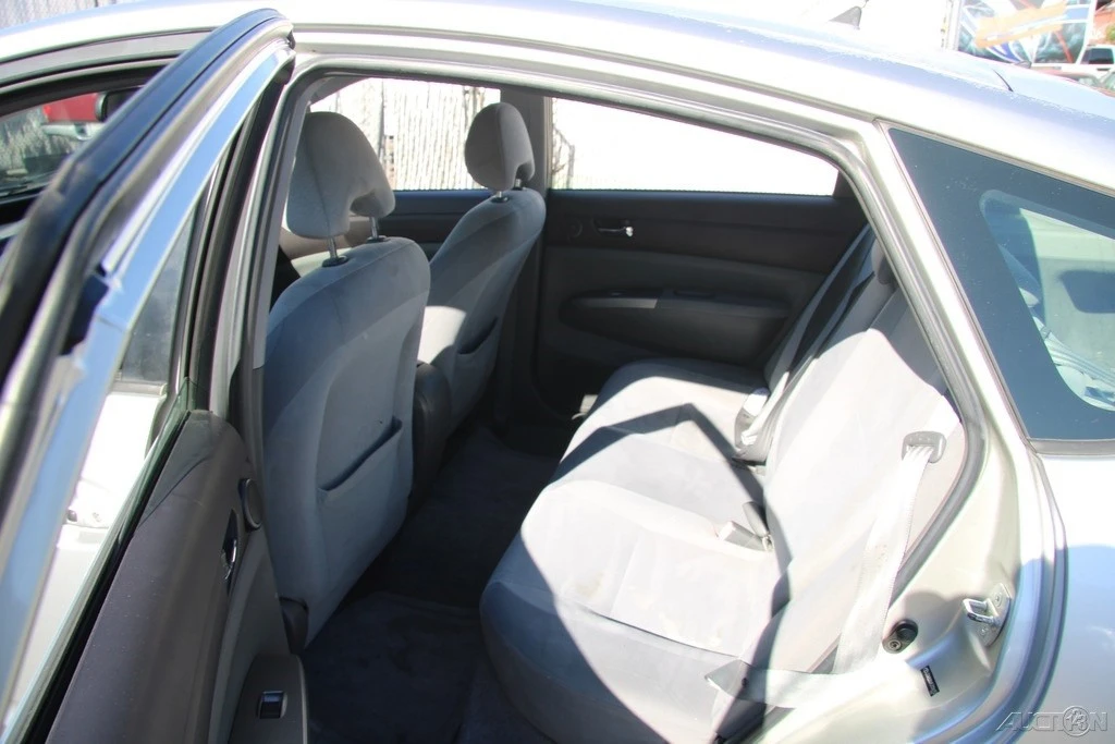 2005 Toyota Prius 2nd Gen - Image 19 of 21