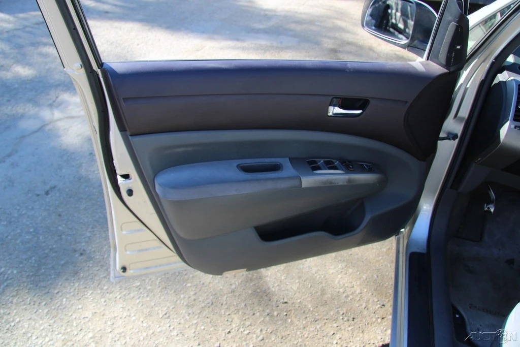 2005 Toyota Prius 2nd Gen - Image 10 of 21