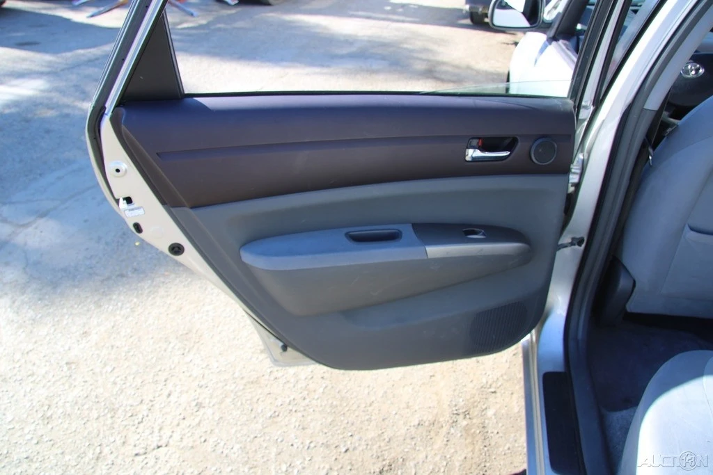 2005 Toyota Prius 2nd Gen - Image 18 of 21