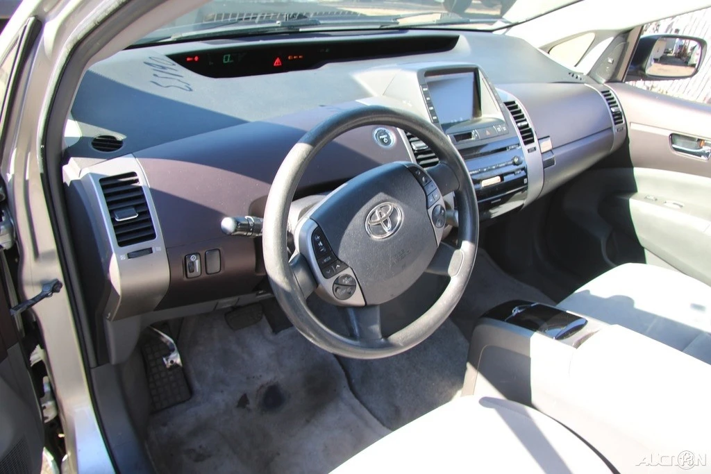 2005 Toyota Prius 2nd Gen - Image 12 of 21