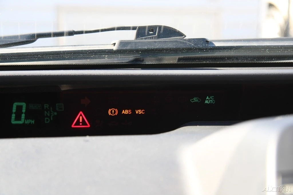 2005 Toyota Prius 2nd Gen - Image 15 of 21