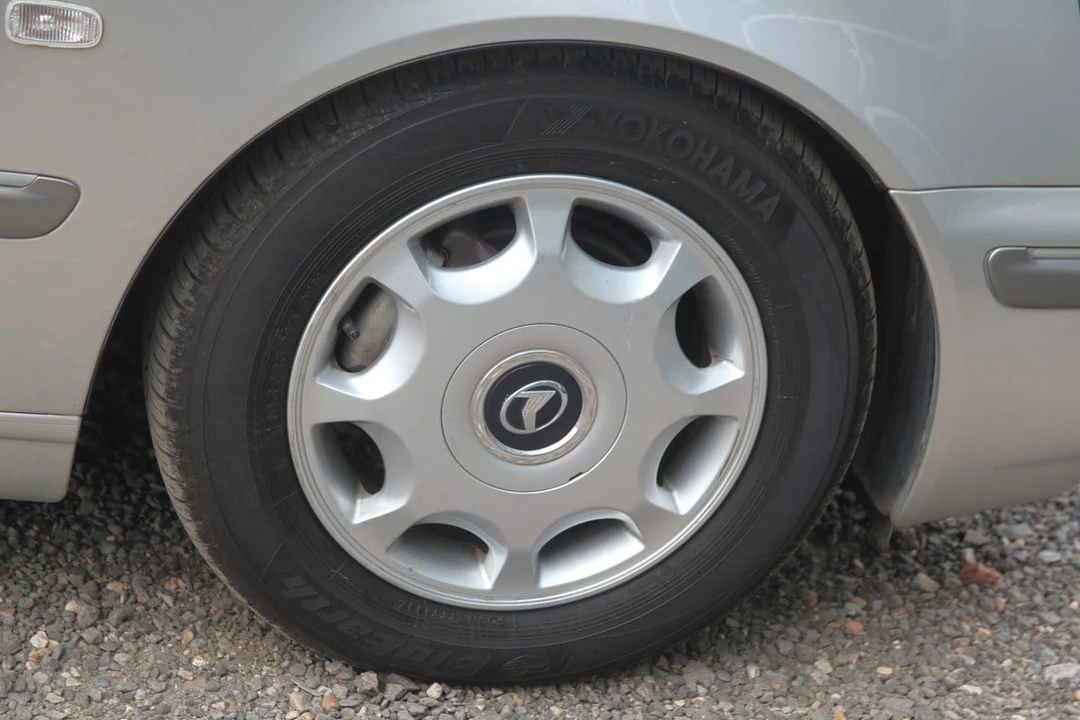 2005 Toyota Progres - Image 23 of 30