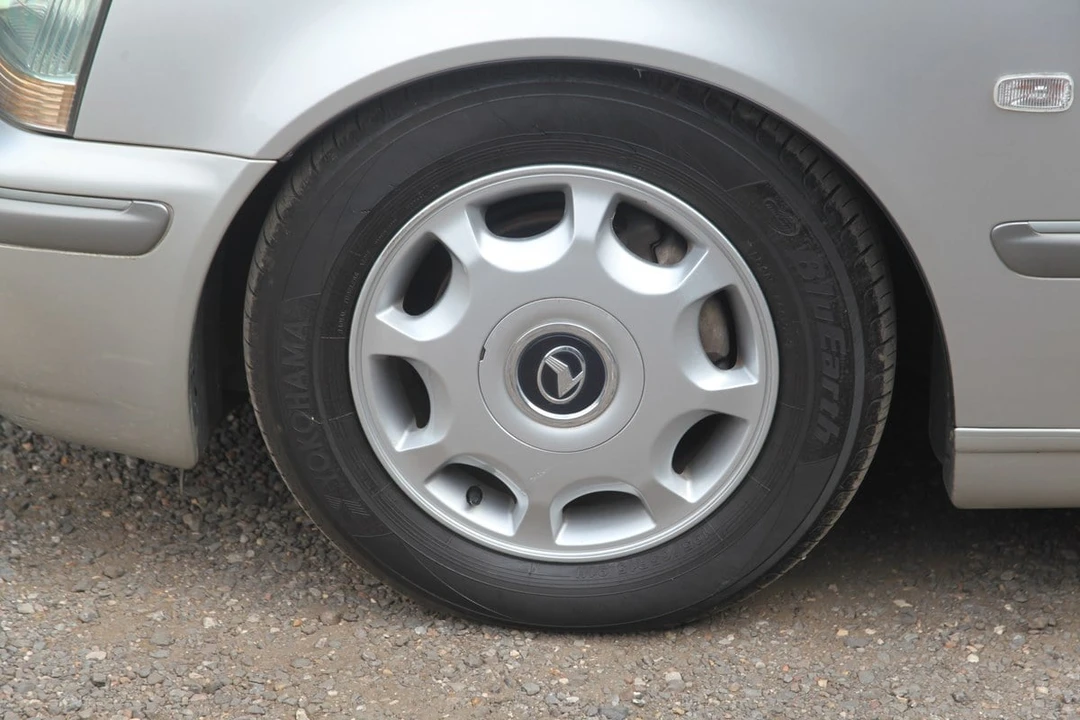 2005 Toyota Progres - Image 24 of 30