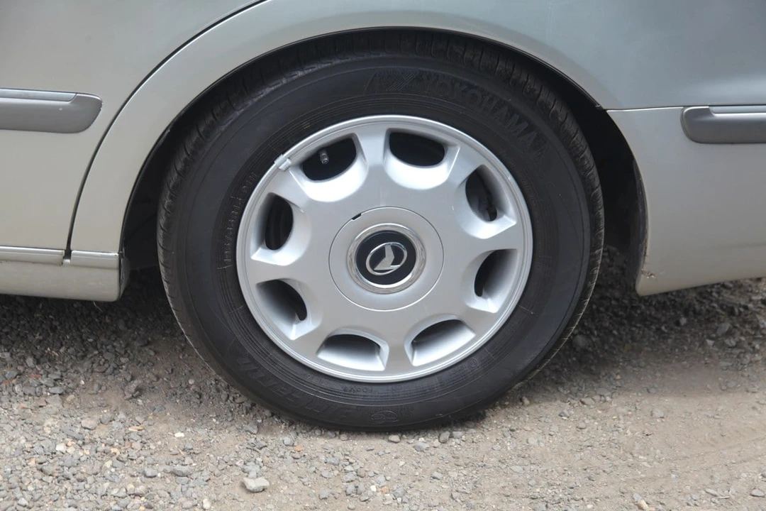 2005 Toyota Progres - Image 25 of 30
