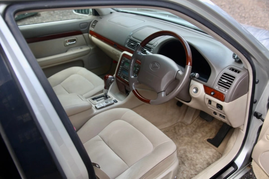 2005 Toyota Progres - Image 4 of 30