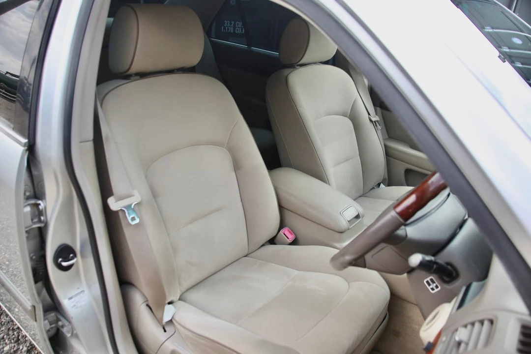2005 Toyota Progres - Image 2 of 30