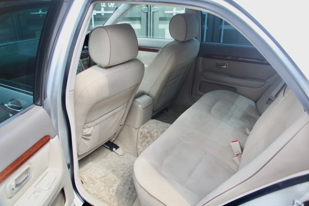 2005 Toyota Progres - Image 12 of 30