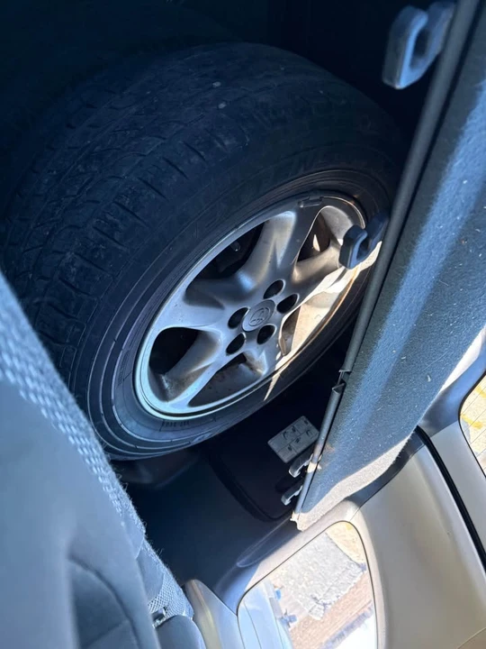 2005 Toyota RAV4 2nd Gen - Image 9 of 9