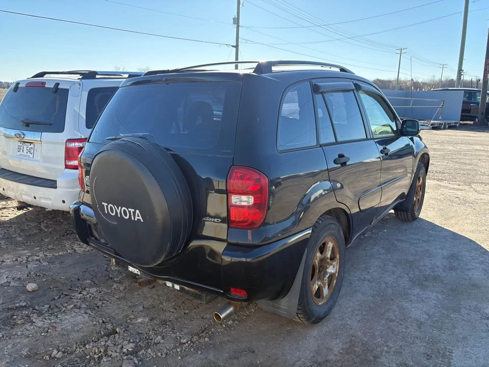 2005 Toyota RAV4 2nd Gen - Image 7 of 9