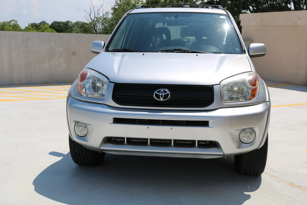 2005 Toyota RAV4 2nd Gen - Image 2 of 31
