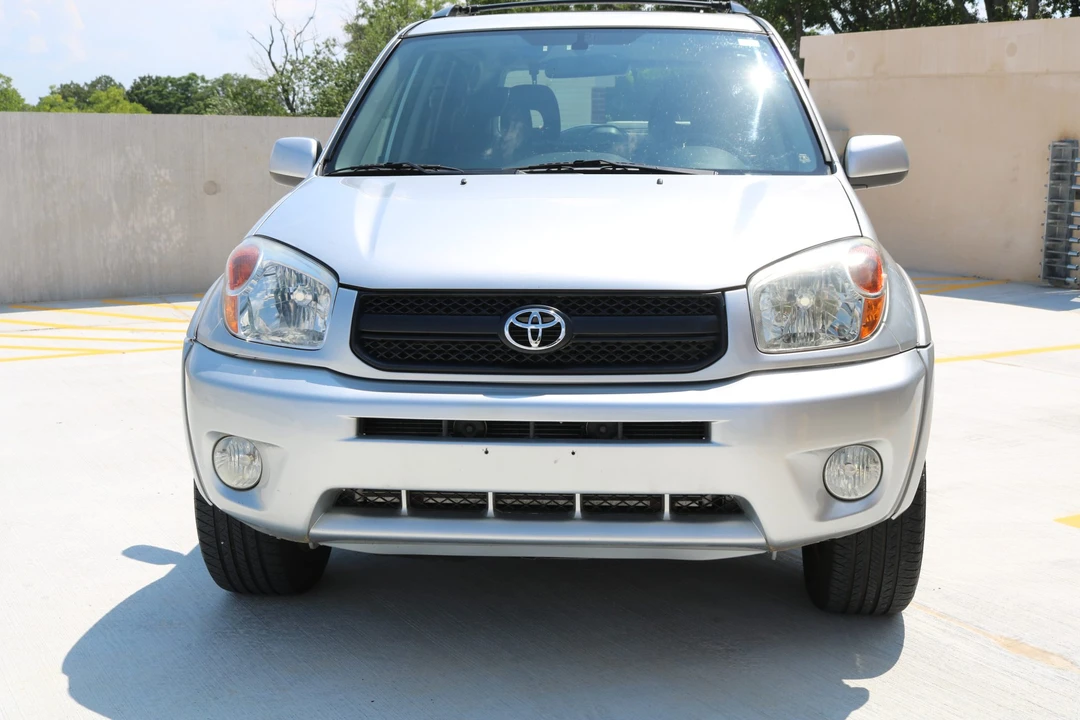 2005 Toyota RAV4 2nd Gen - Image 3 of 31
