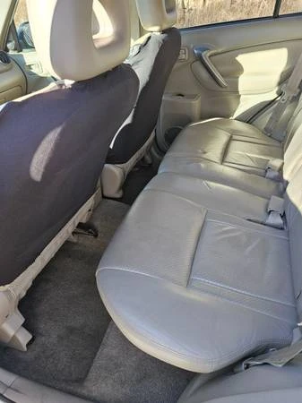 2005 Toyota RAV4 2nd Gen - Image 9 of 16