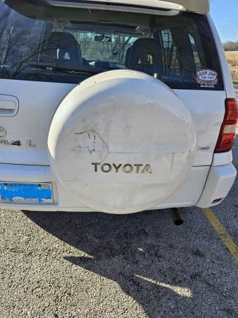 2005 Toyota RAV4 2nd Gen - Image 7 of 16