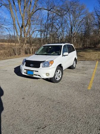 2005 Toyota RAV4 2nd Gen - Image 2 of 16