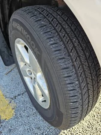 2005 Toyota RAV4 2nd Gen - Image 5 of 16