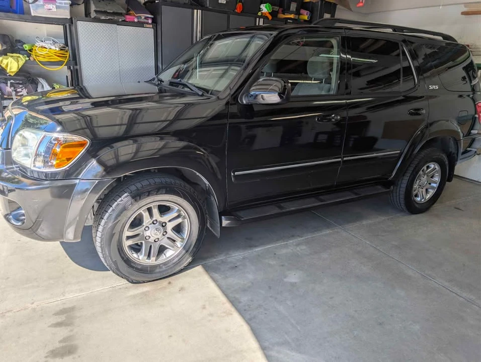 2005 Toyota Sequoia 1st Gen - Image 2 of 6