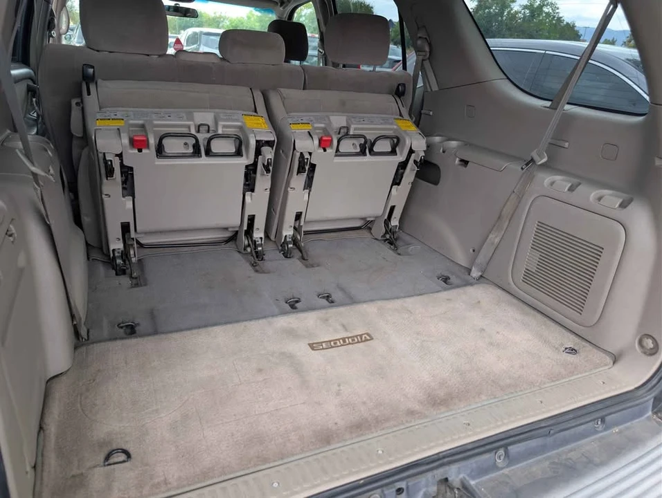 2005 Toyota Sequoia 1st Gen - Image 5 of 6