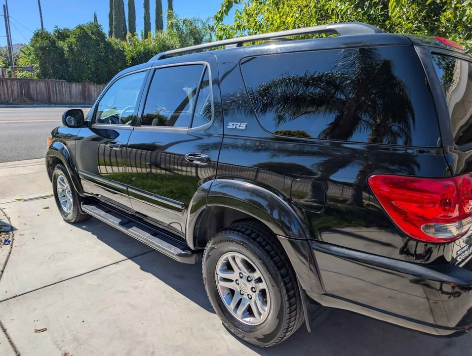 2005 Toyota Sequoia 1st Gen - Image 3 of 6